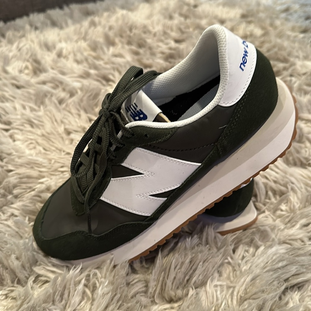 Brand new women’s NB olive green track shoes